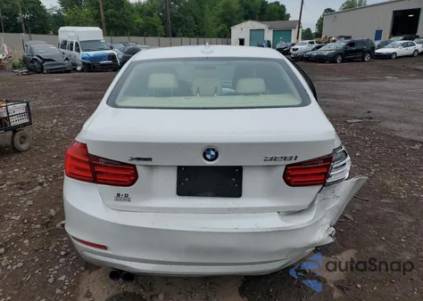 2013 BMW 328 Xi z USA, uszkodzony, nr VIN WBA3B3C55DF538032